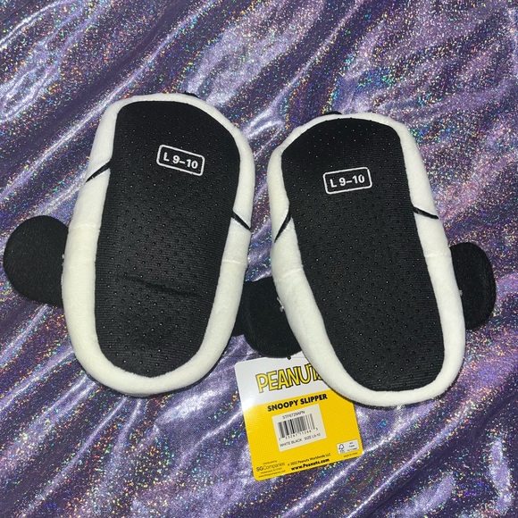Toddler snoopy slippers - Picture 3 of 3